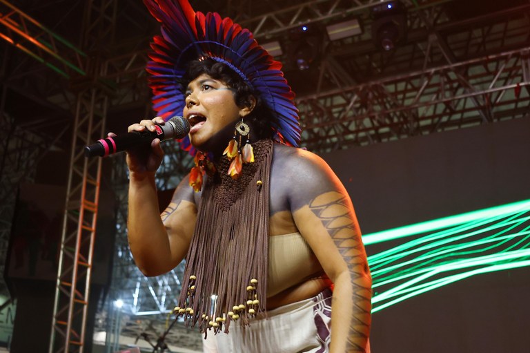 CLARA POTIGUARA1 (1).jpg