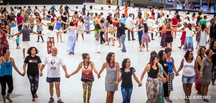 Aulas de Biodança no Espaço Cultural