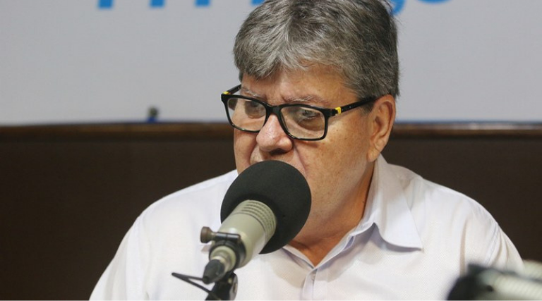 João Azevedo anuncia show de Paralamas do Sucesso João Azevedo anuncia show de Paralamas do Sucesso