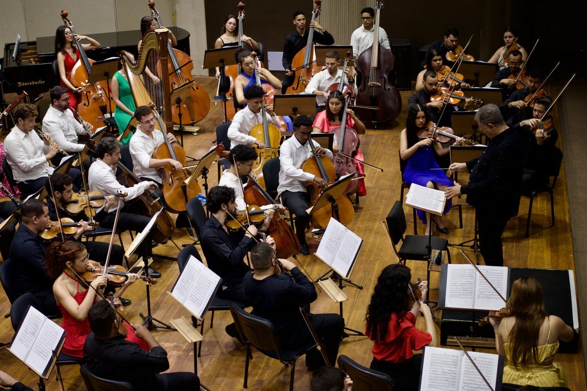 Orquestra Jovem da Paraíba encerra Temporada 2025 com músicas natalinas e solos de trompa e flauta