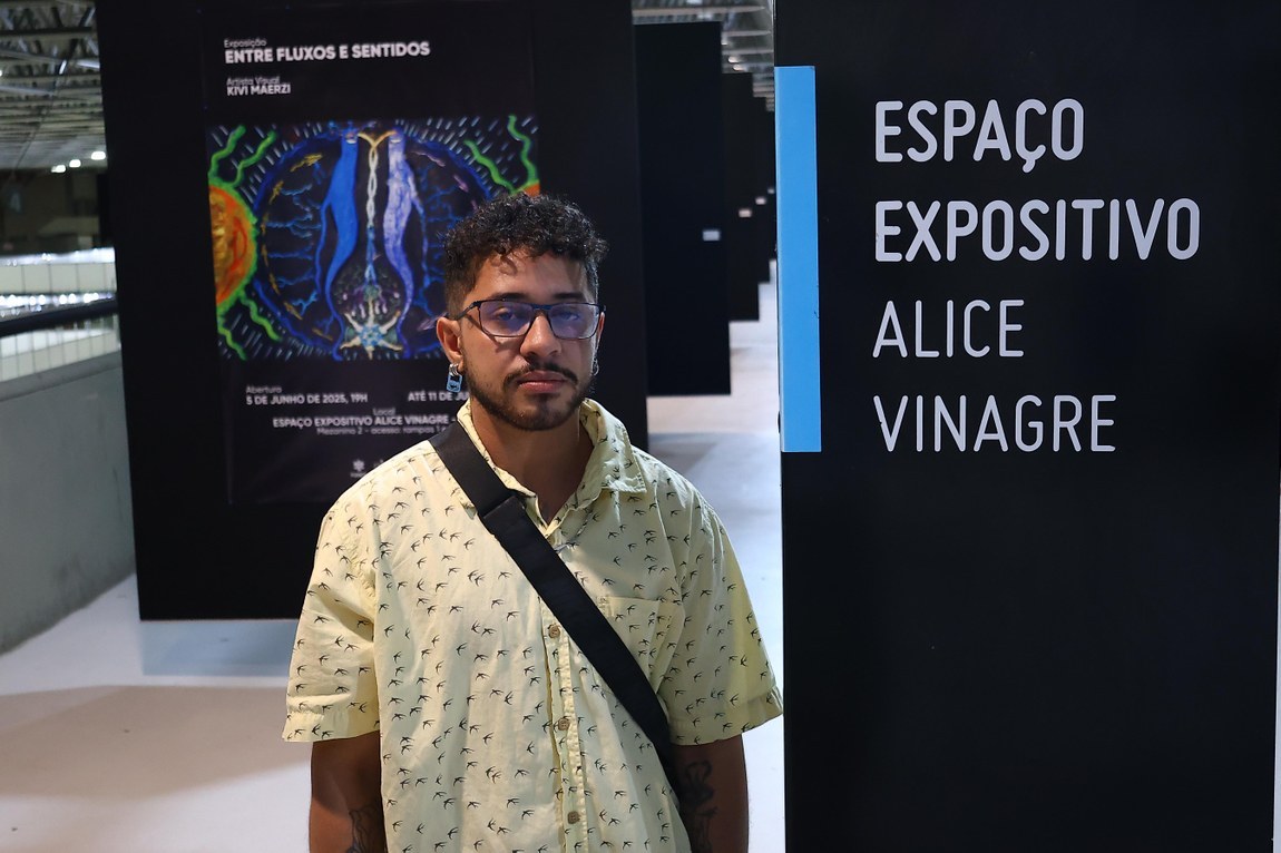 Atividade educativa marca encerramento da exposição ‘Entre Fluxos e Sentidos’, do artista visual Kivi Maerzi