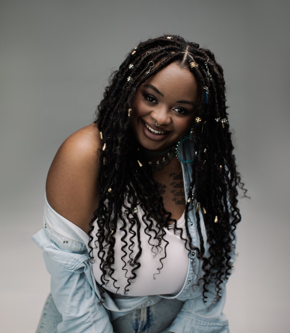 Dia da Mulher Negra Latino-americana e Caribenha tem shows de Tássia Reis e Clara Potiguara no Espaço Cultural